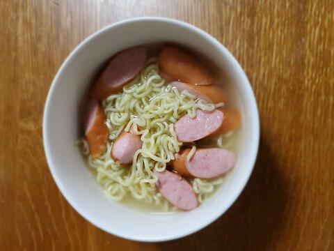 ウインナーの鶏ガラ塩ラーメン